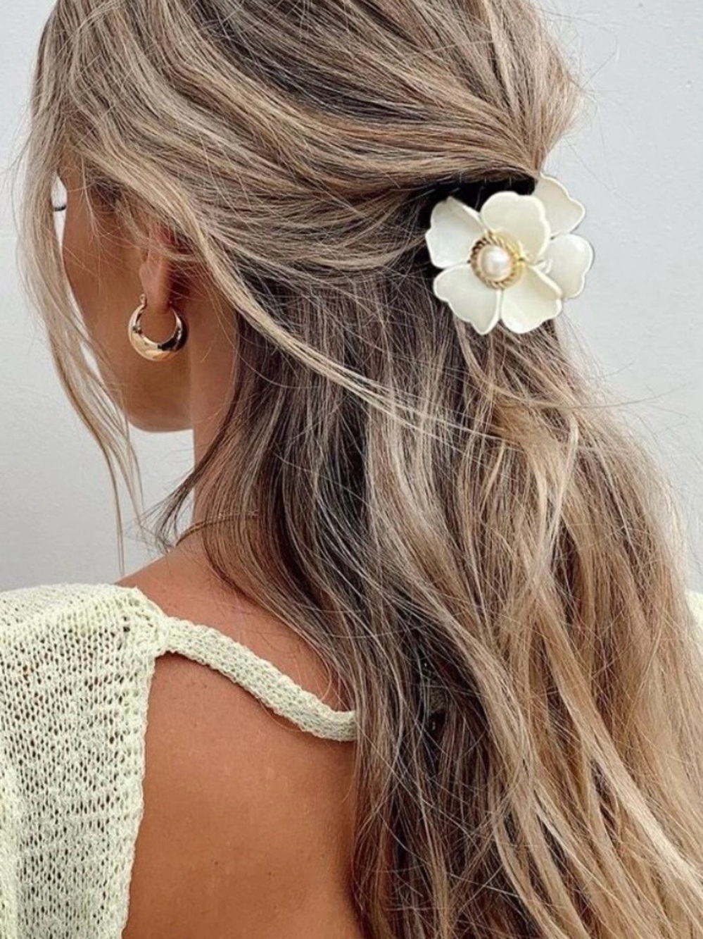 Auburn Flower Shaped Hairclip